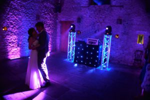 Wedding first dance and lighting to match the mode